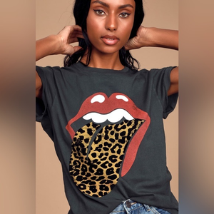 Lulus Medium DAYDREAMER Rolling Stones Leopard Tongue‎ Washed Black Graphic Tee